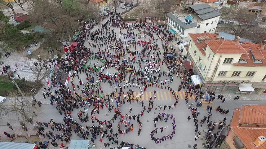 Ансамбъл „Пирин” открива юбилейния национален фестивал „Пролетно хоро”
